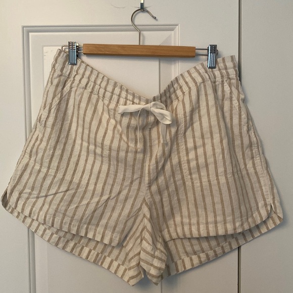 J. Crew Pants - J Crew linen blend shorts
